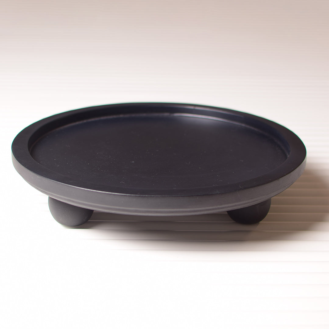 Round Black Riser