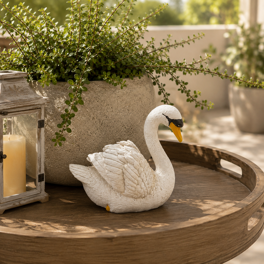 Elegant Swan Décor