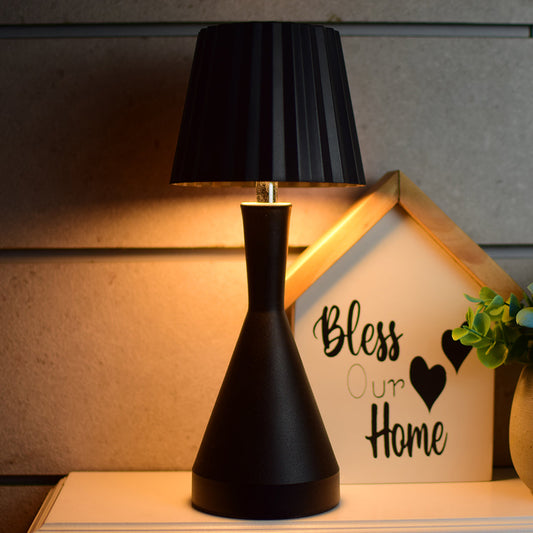 Black aesthetic touch lamp